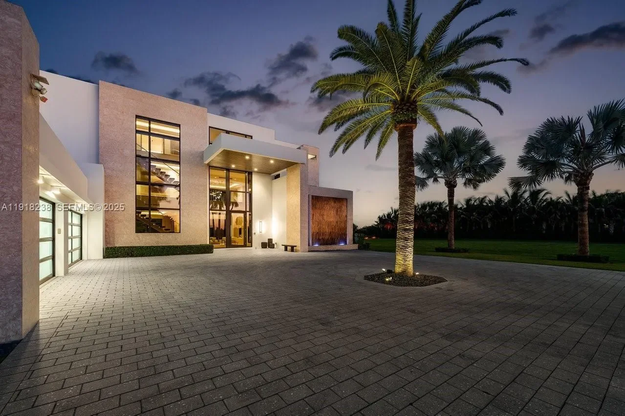 1107 Hillsboro Mile, Hillsboro Beach, Florida, United States. - Photo 61