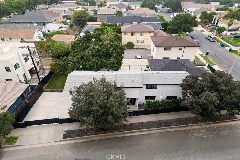 Exterior photo 11