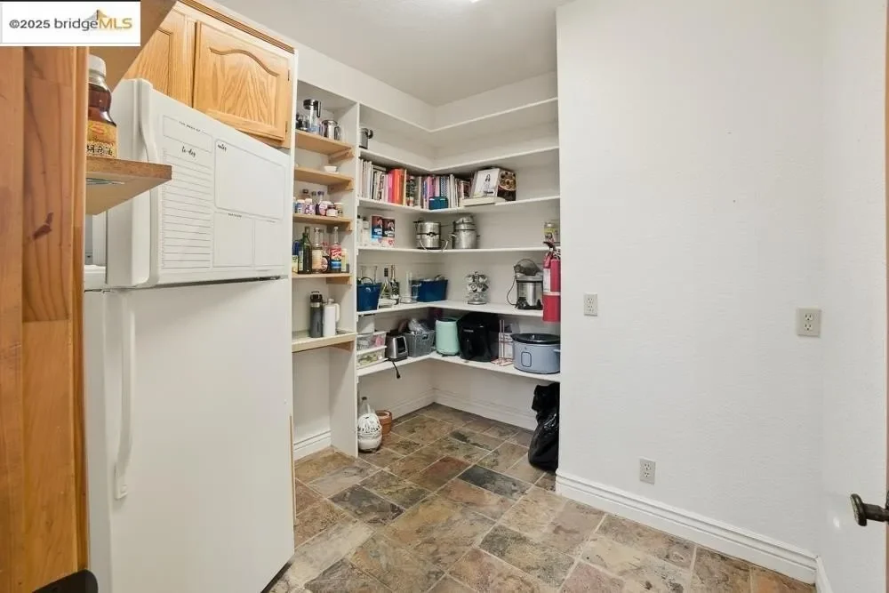 22987 Lazy Z LN, Sonora, CA 95370, Sonora, California, United States. - Photo 13