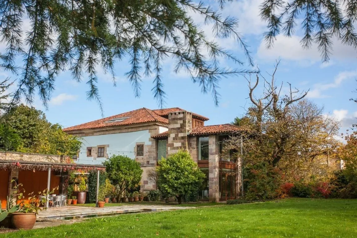 Exterior photo 7