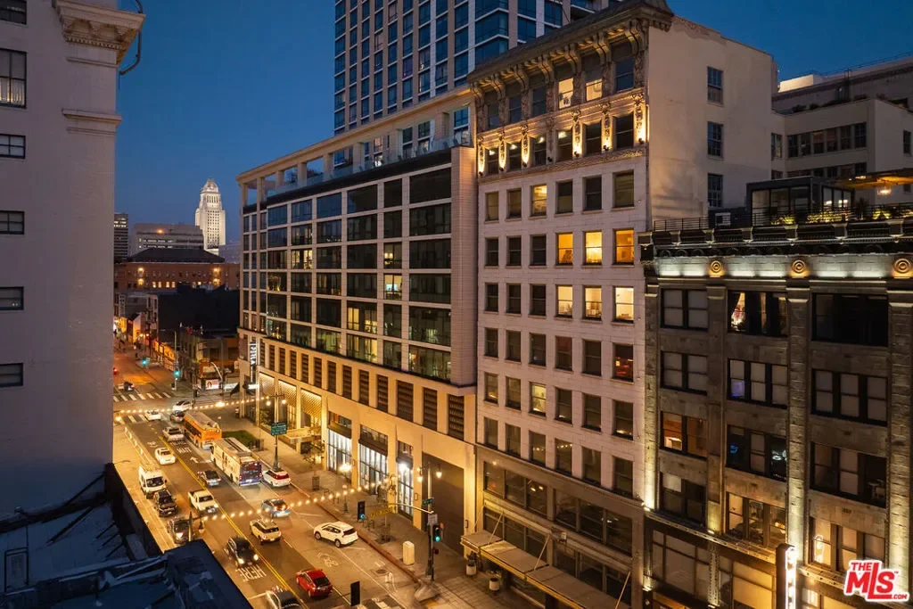 424 S Broadway, Los Angeles, California, United States. - Photo 17