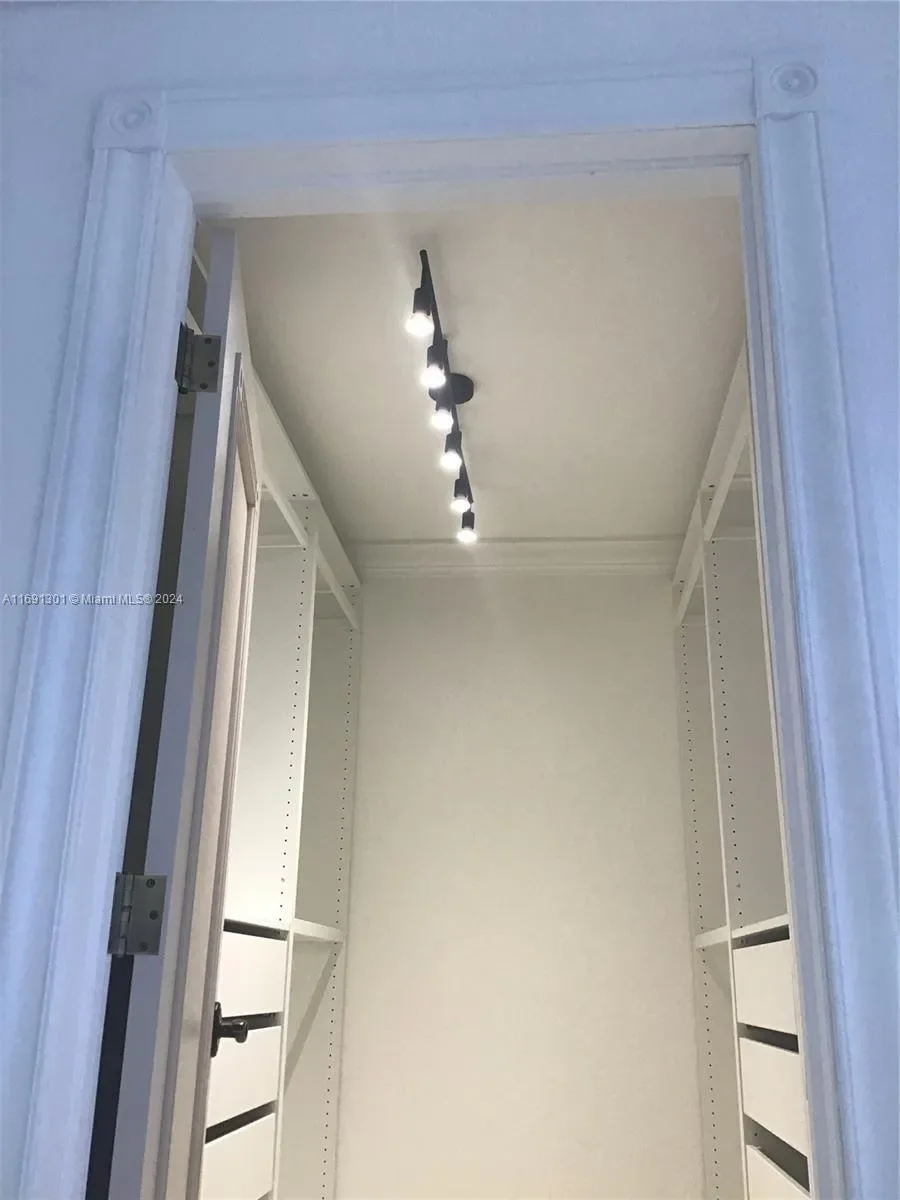 13460 SW 32nd ST, Miami, Florida, United States. - Photo 35