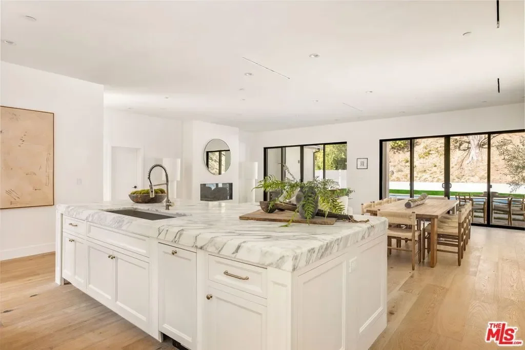 16815 Shileno Place, Los Angeles, California, United States. - Photo 26