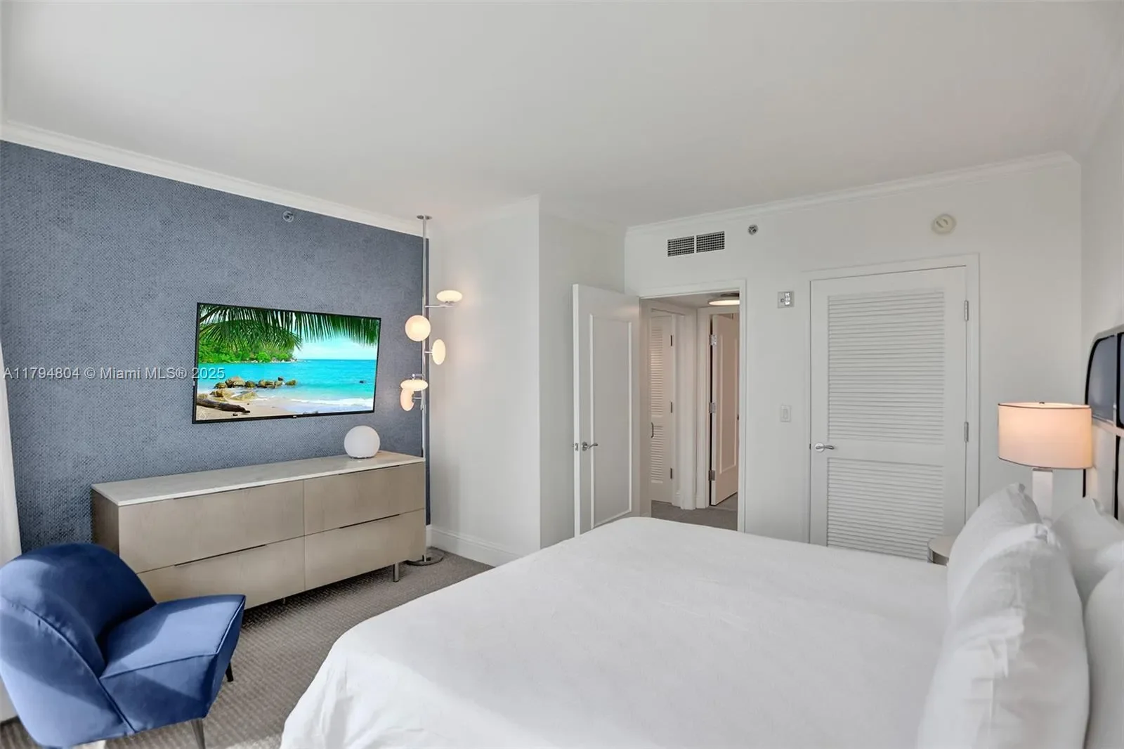 4401 Collins Ave 814, Miami Beach, Florida, United States. - Photo 14