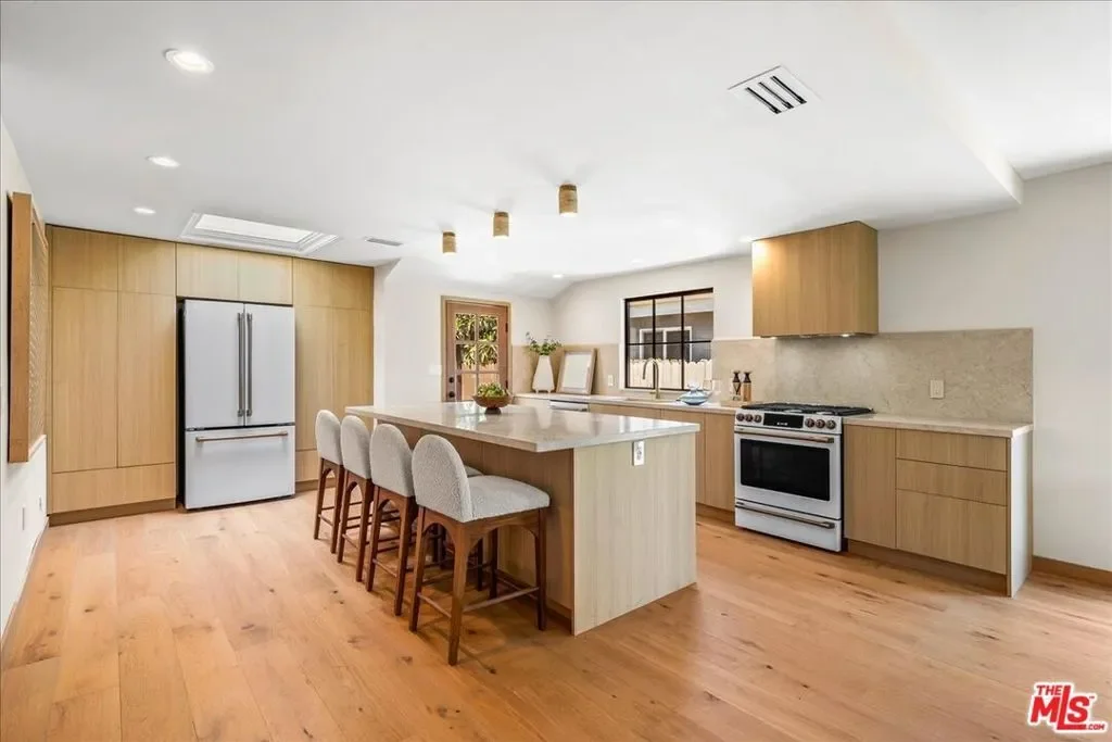 14537 Hesby Street, Los Angeles, California, United States. - Photo 13