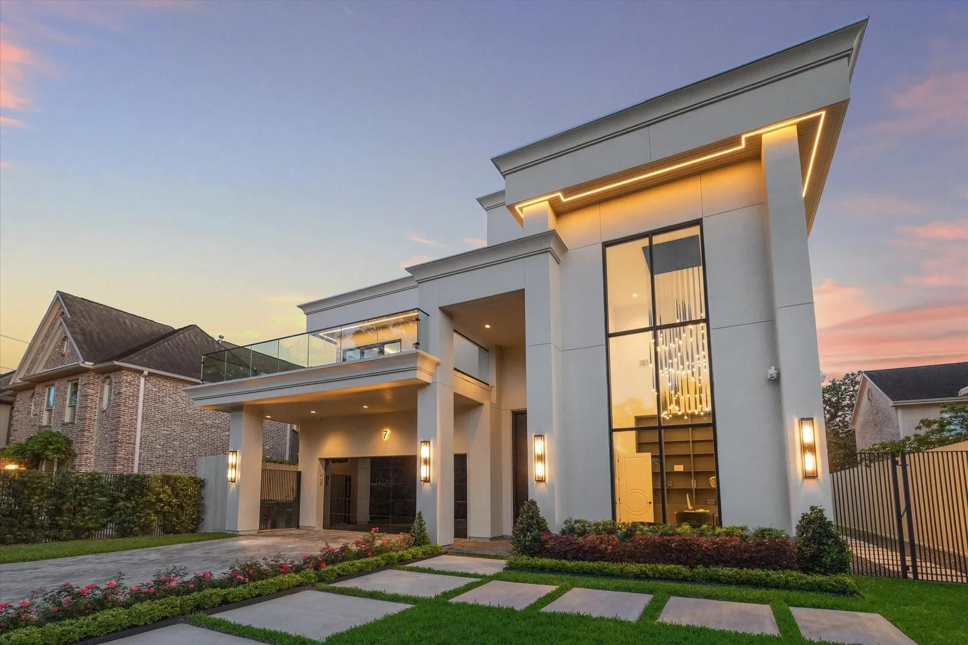 Exterior photo 3
