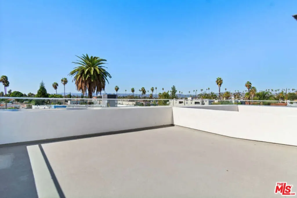 2636 Virginia Road, Los Angeles, California, United States. - Photo 3