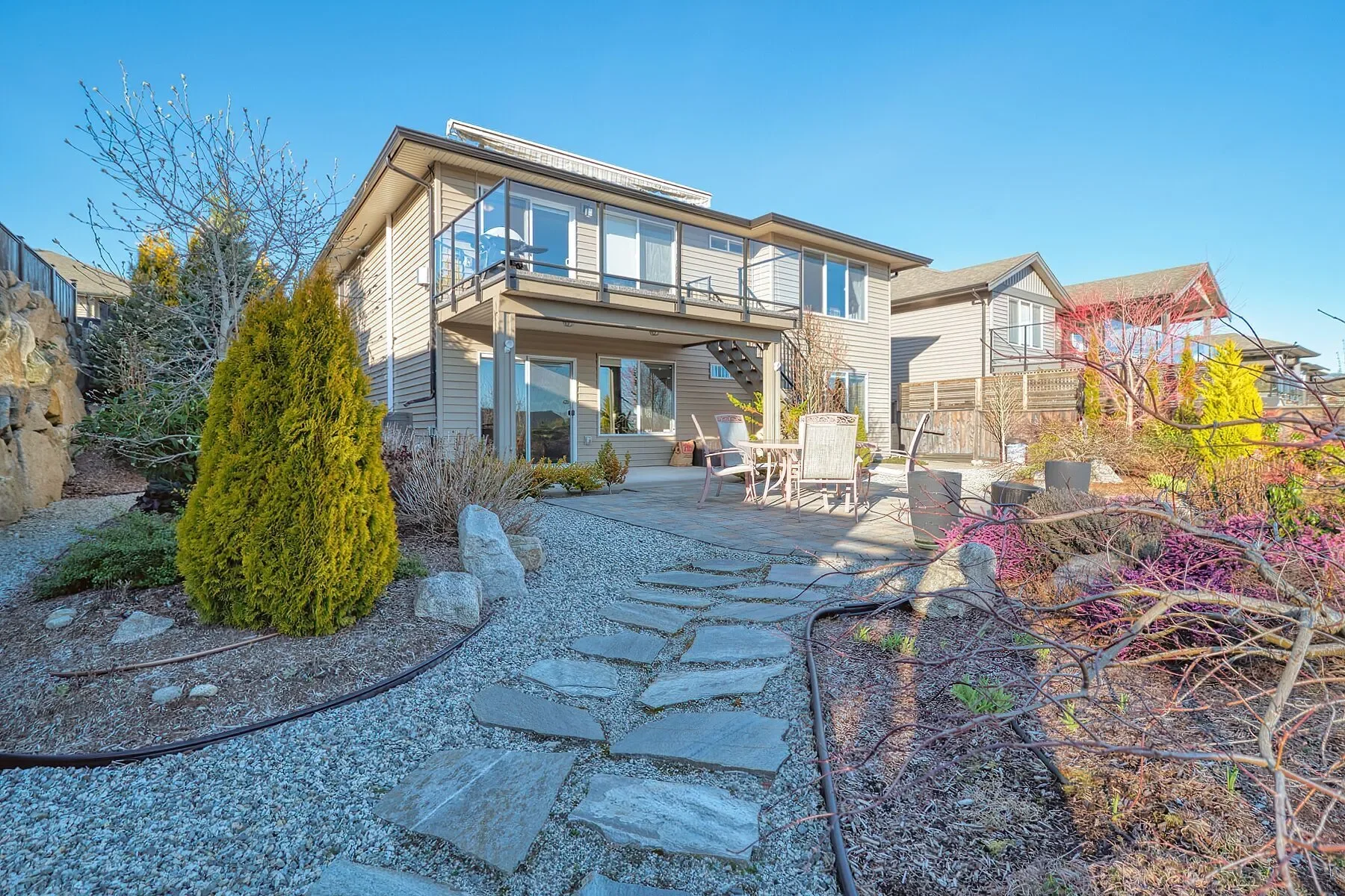 Exterior photo 2