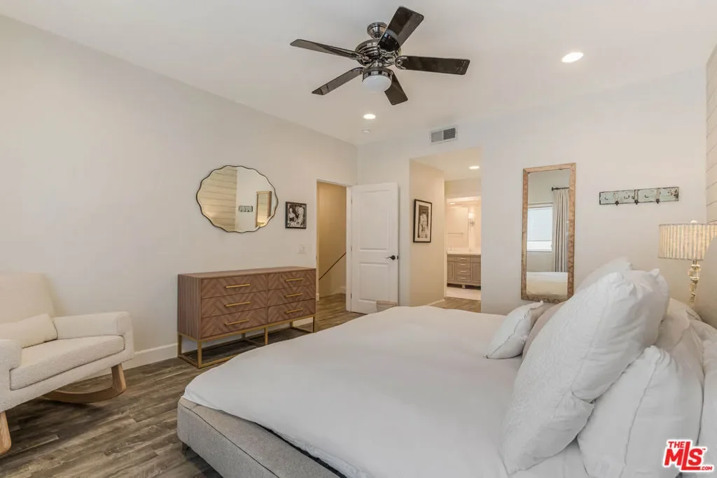 520 S Barrington Avenue 117, Los Angeles, California, United States. - Photo 13