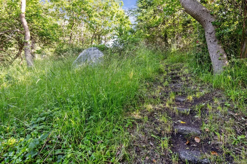 348 Lazo Rd, Comox, British Columbia, Canada. - Photo 10