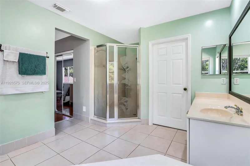 7665 NW 19th Ct, Pembroke Pines, FL 33024, Pembroke Pines, Florida, United States. - Photo 34