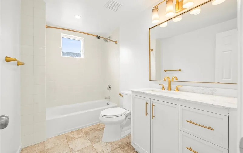 8 Maple Street, Roslyn Harbor, New York, United States. - Photo 13