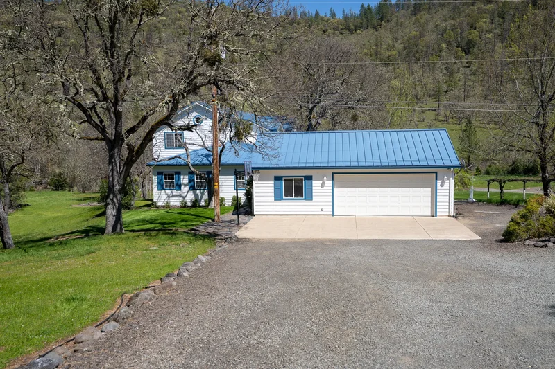 7555 E Antelope Rd, Eagle Point, Oregon, United States. - Photo 16