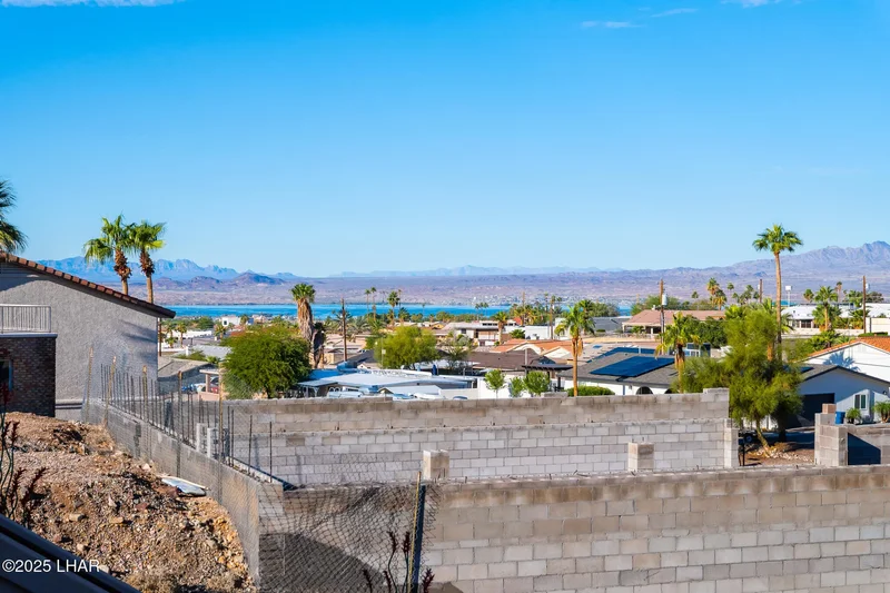 2672 Caribbean Dr, Lake Havasu City, AZ 86406, Lake Havasu City, Arizona, United States. - Photo 14