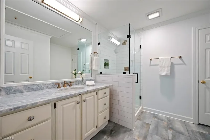 3300 Forsyth Drive, Greensboro, North Carolina, United States. - Photo 34