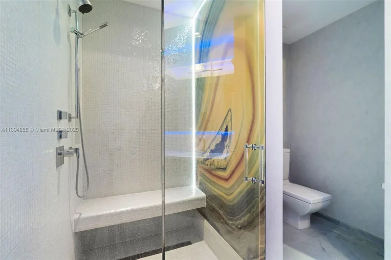100 S Pointe Dr 2506, Miami Beach, Florida, United States. - Photo 29