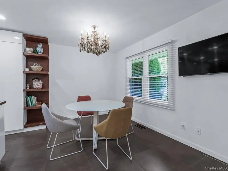 15 Fairway Circle S #15, Manhasset, NY 11030, Manhasset, New York, United States. - Photo 6