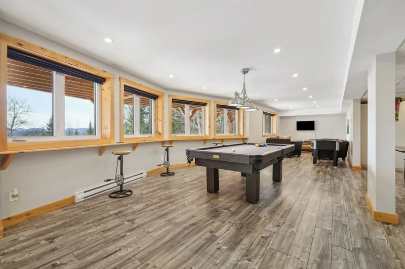 121 Ch. du Pavillon-Kanata, Amherst, Quebec, Canada. - Photo 38