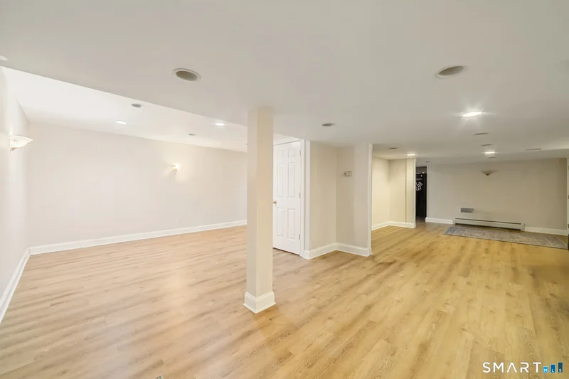 144 Fox Run Drive, Southbury, Connecticut, United States. - Photo 27