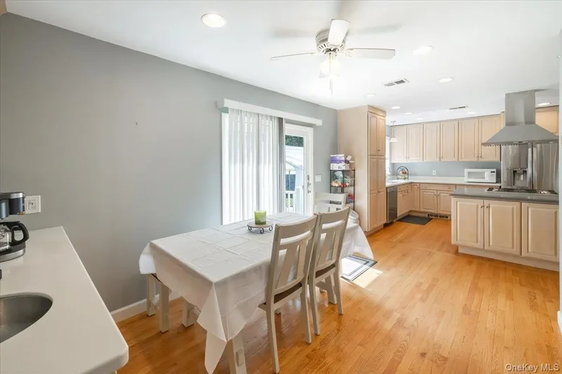 21 Van Orden Avenue, Suffern, NY 10901, Montebello, New York, United States. - Photo 15
