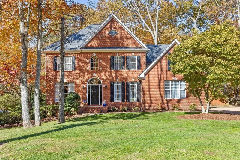 5 Bedrooms Single Family Detached