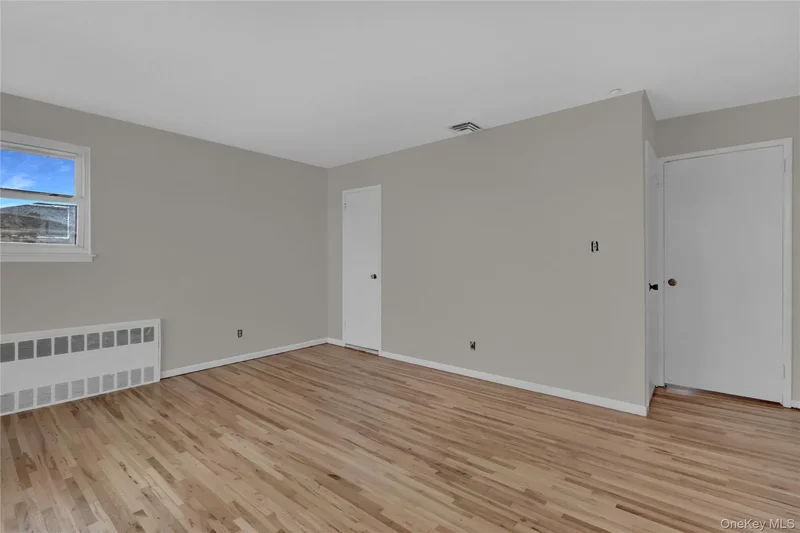 101 Beverly Place, Levittown, NY 11756, Levittown, New York, United States. - Photo 17
