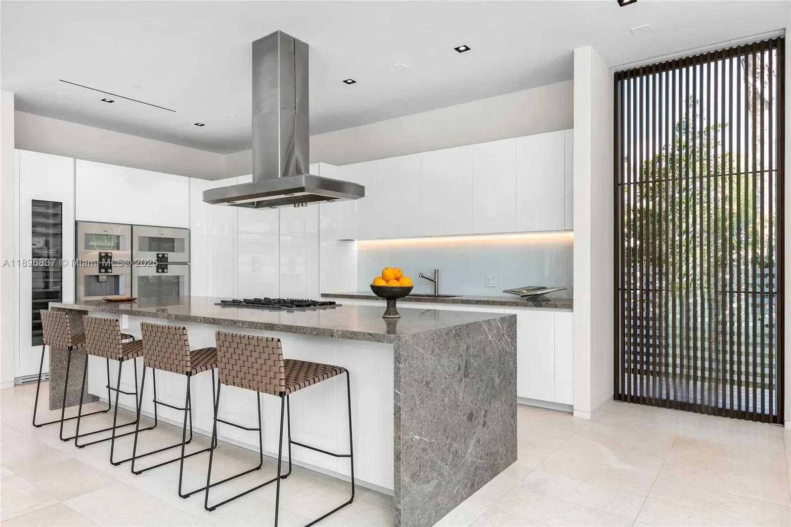 1081 W 48th St, Miami Beach, Florida, United States. - Photo 24
