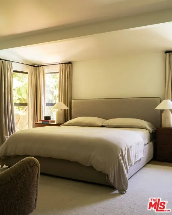 1364 Londonderry Pl, Los Angeles, California, United States. - Photo 19