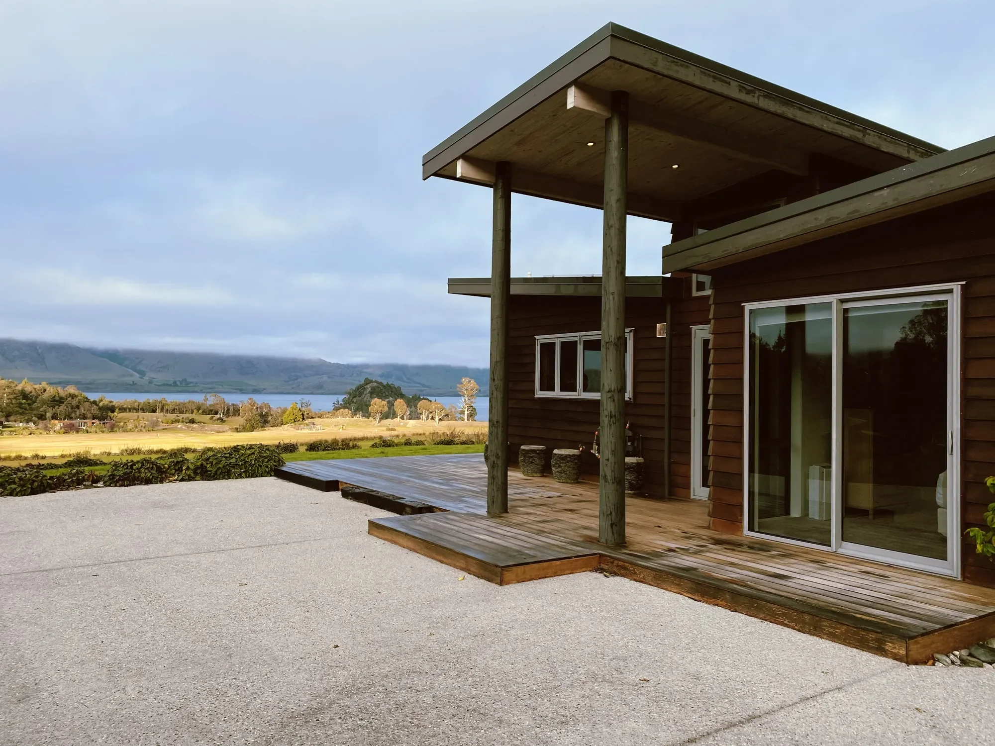 Exterior photo 2