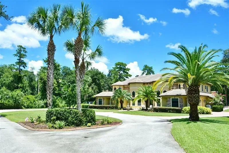 Exterior photo 5