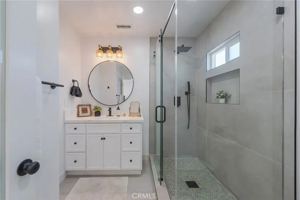 4224 Falcon, Signal Hill, California, United States. - Photo 17