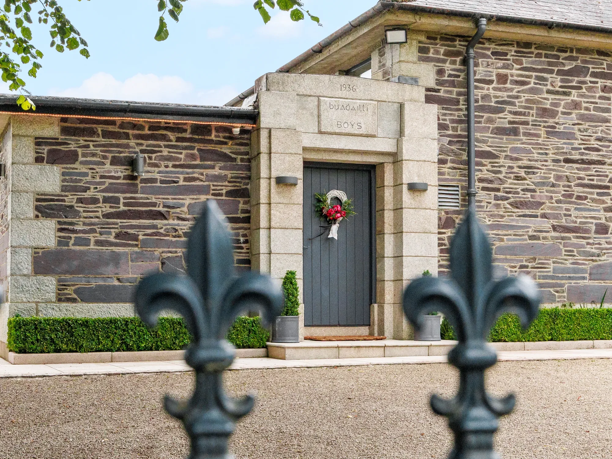 Exterior photo 10