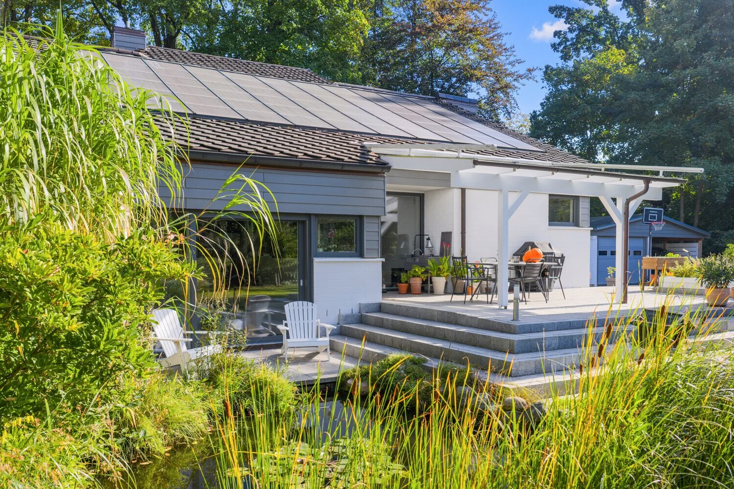 Exterior photo 7