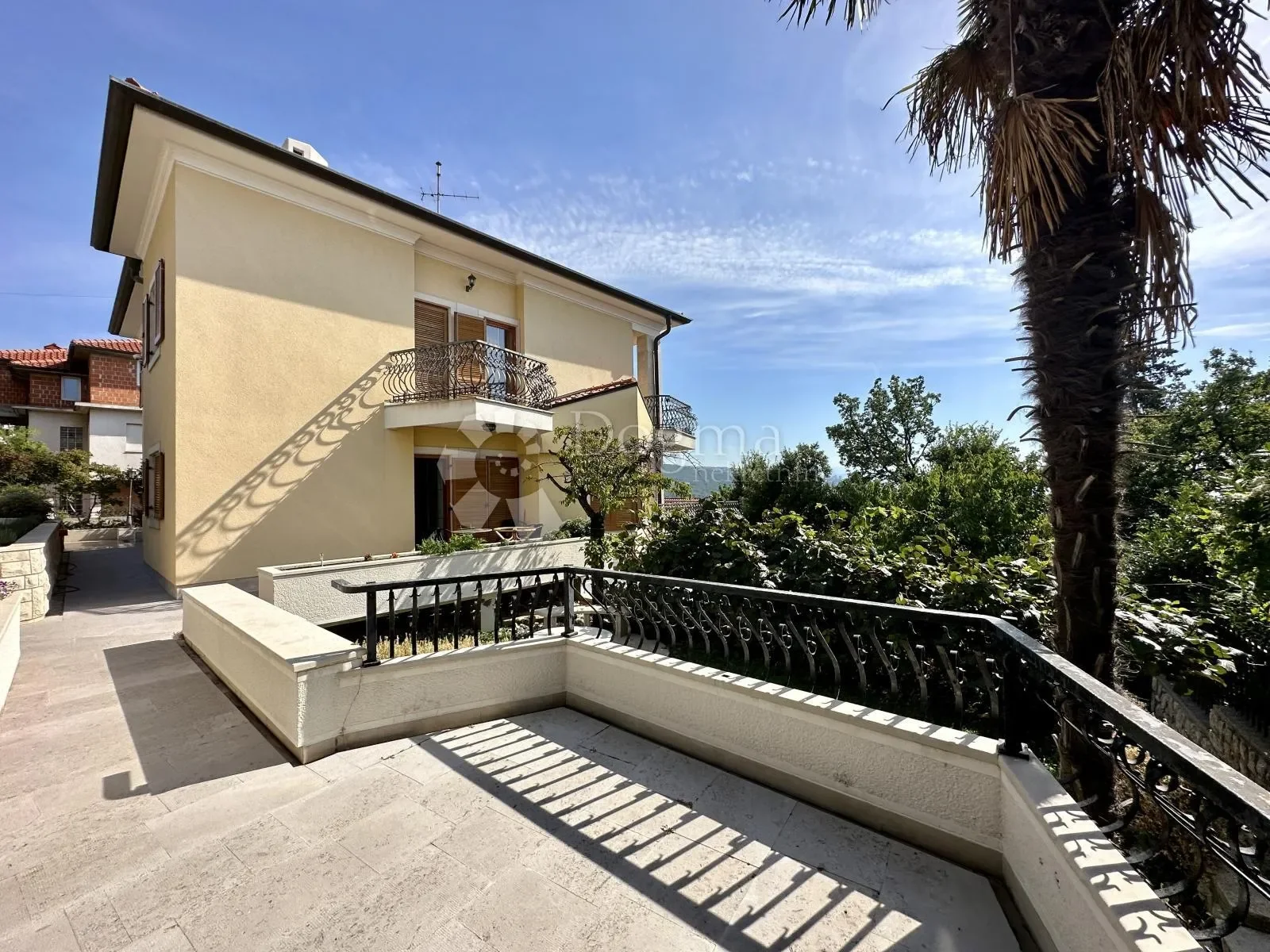 Exterior photo 11
