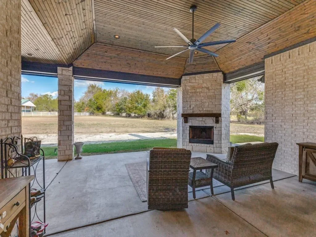 129 Lariat Court, Azle, Texas, United States. - Photo 21