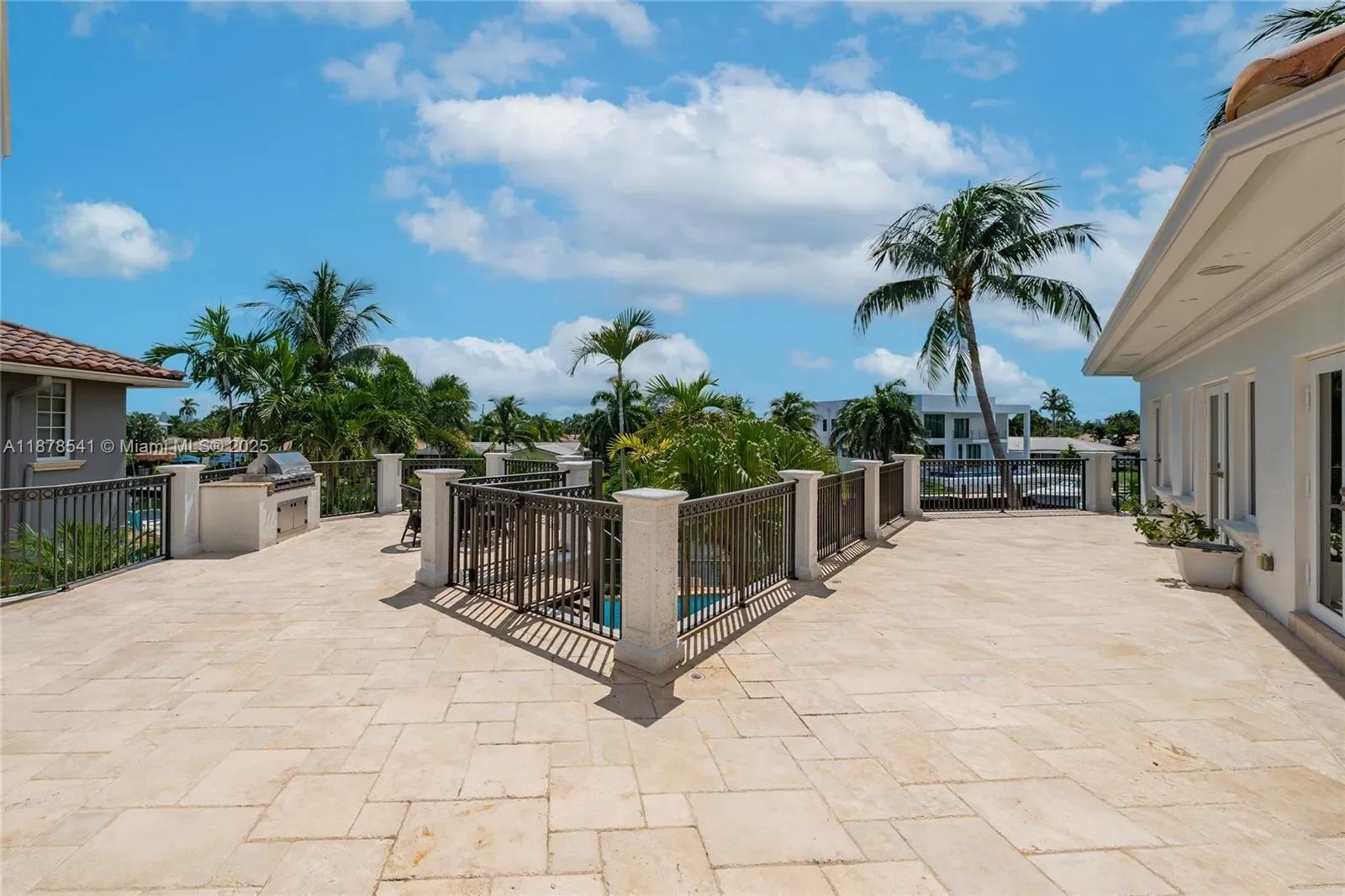 2770 NE 23rd St, Hillsboro Beach, Florida, United States. - Photo 26