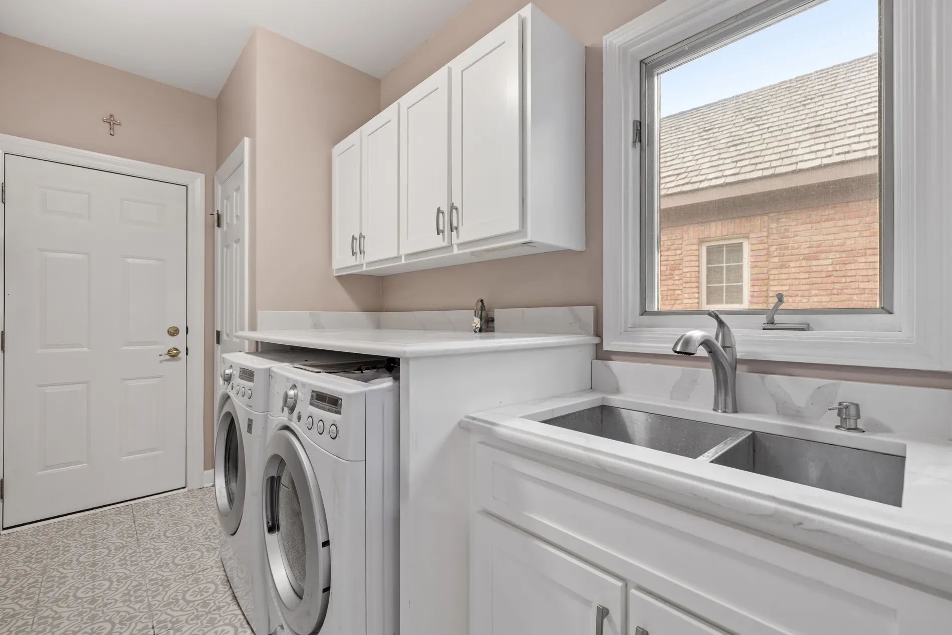 55 Chesterfield Court , Burr Ridge, IL 60522, Burr Ridge, Illinois, United States. - Photo 20