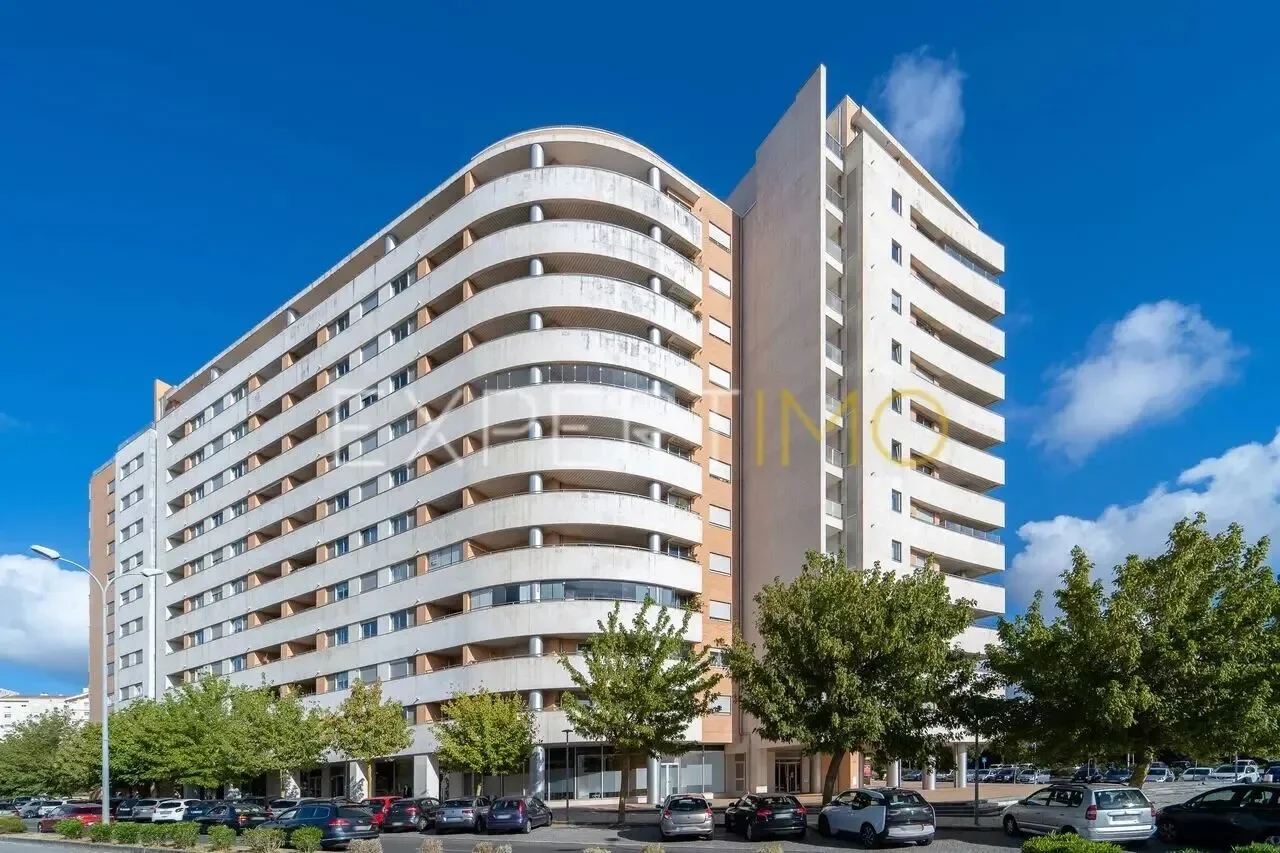Exterior photo 4
