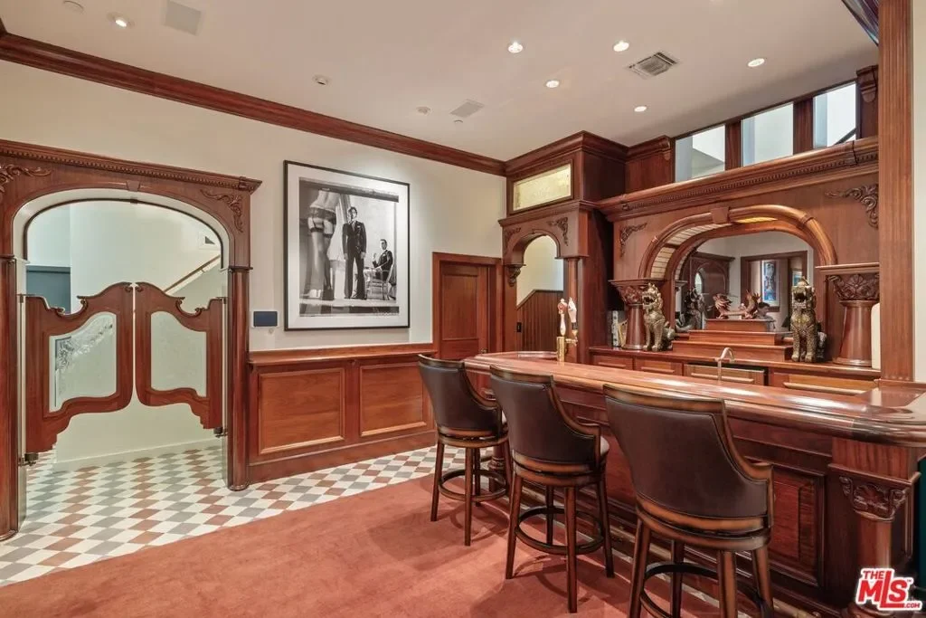 1573 Sunset Plaza Drive, Los Angeles, California, United States. - Photo 29