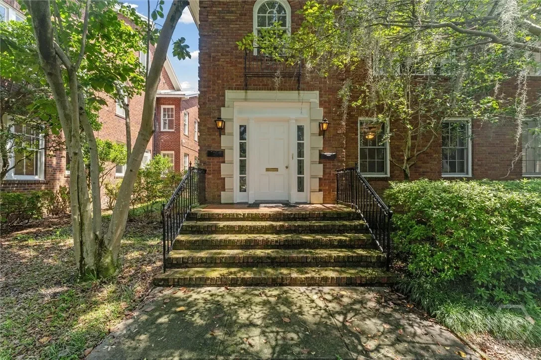 206 E 46th Street, Savannah, Georgia, United States. - Photo 4