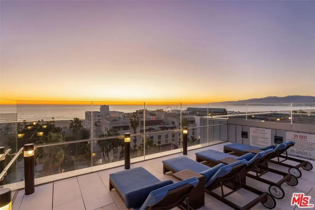1755 Ocean Avenue 412, Santa Monica, California, United States. - Photo 11