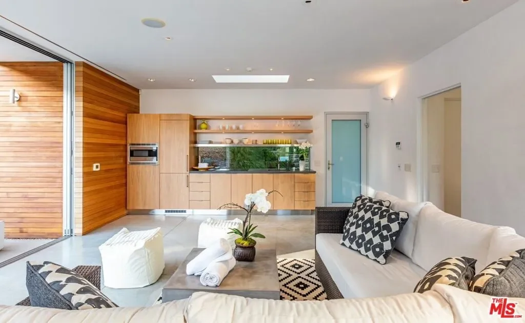 32554 Pacific Coast Highway, Malibu, California, United States. - Photo 13
