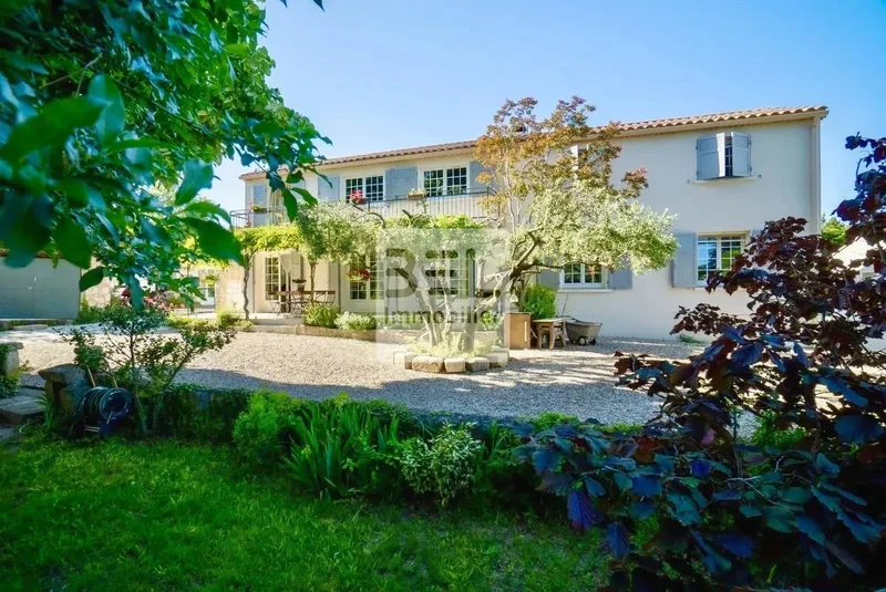 Avignon House