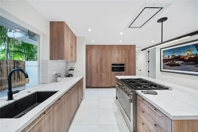 1075 NE 99th St, Miami, Florida, United States. - Photo 20