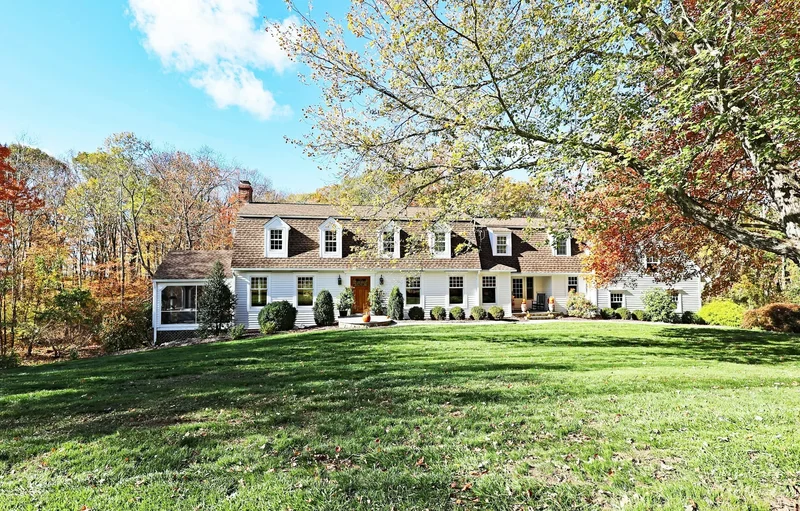 Quintessential New England Colonial