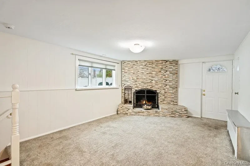 15 Morris Drive, Syosset, New York, United States. - Photo 17