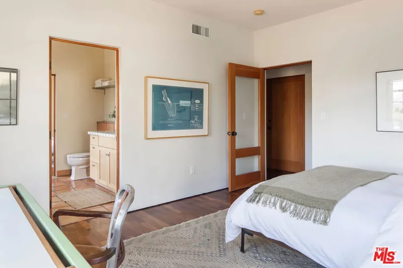 2890 Durand Drive, Los Angeles, California, United States. - Photo 45