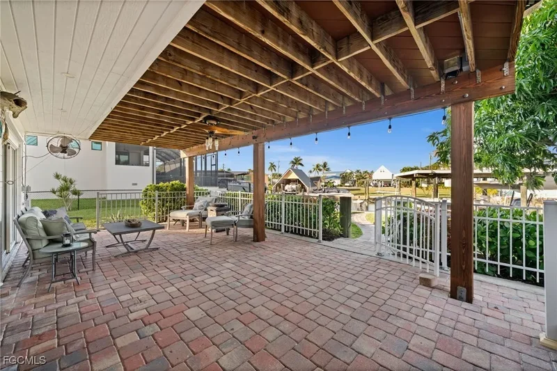 3 Bedrooms Single Family Detached