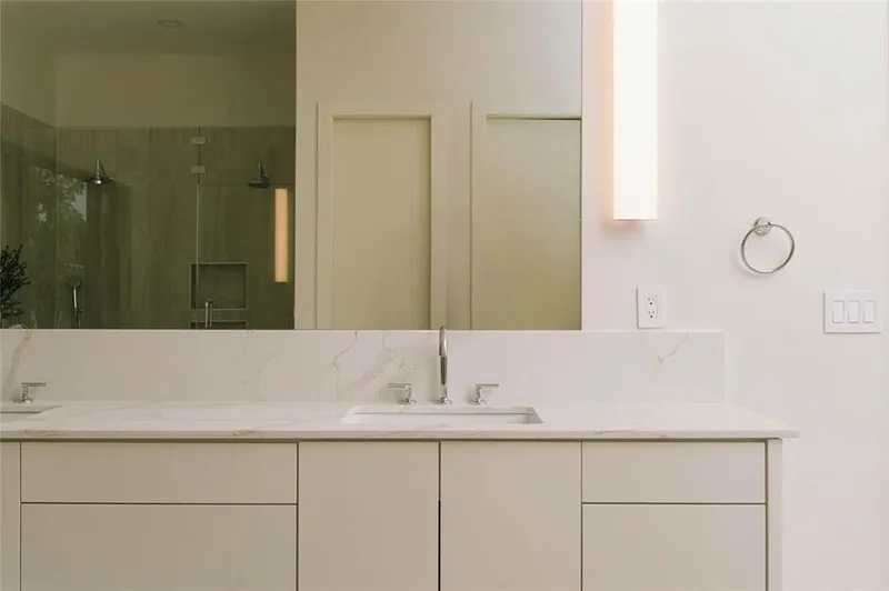 13236 Hughes Lane, Dallas, Texas, United States. - Photo 32