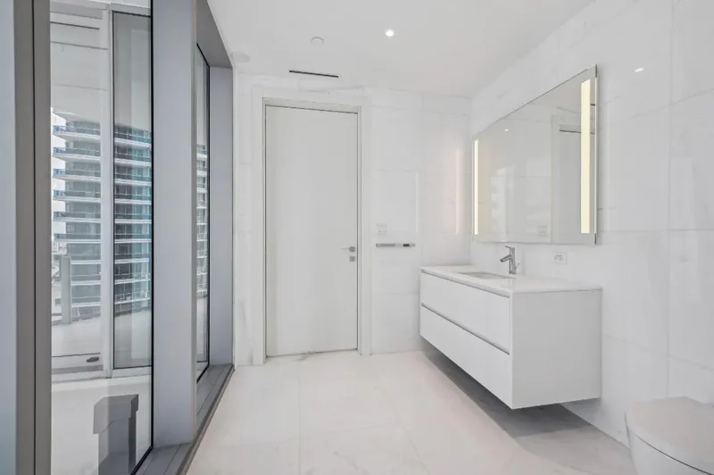 300 Biscayne Blvd Way 1907, Miami, Florida, United States. - Photo 32